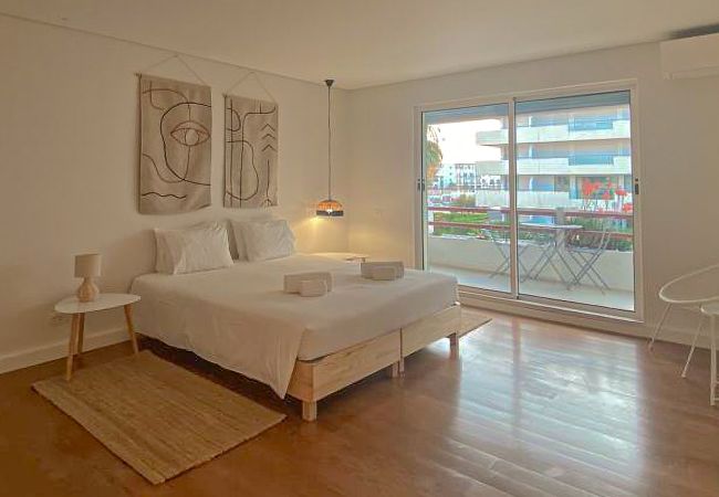 Apartamento em Vilamoura - YES! Incrível Vista Piscina | T2 HsR Vilamarina Apartamento em Vilamoura - YES! Incrível Vista Piscina | T2 HsR Vilamarina