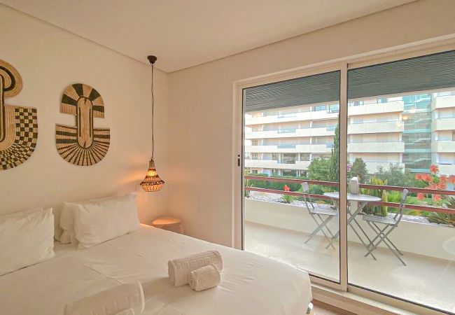 Apartamento em Vilamoura - YES! Incrível Vista Piscina | T2 HsR Vilamarina Apartamento em Vilamoura - YES! Incrível Vista Piscina | T2 HsR Vilamarina