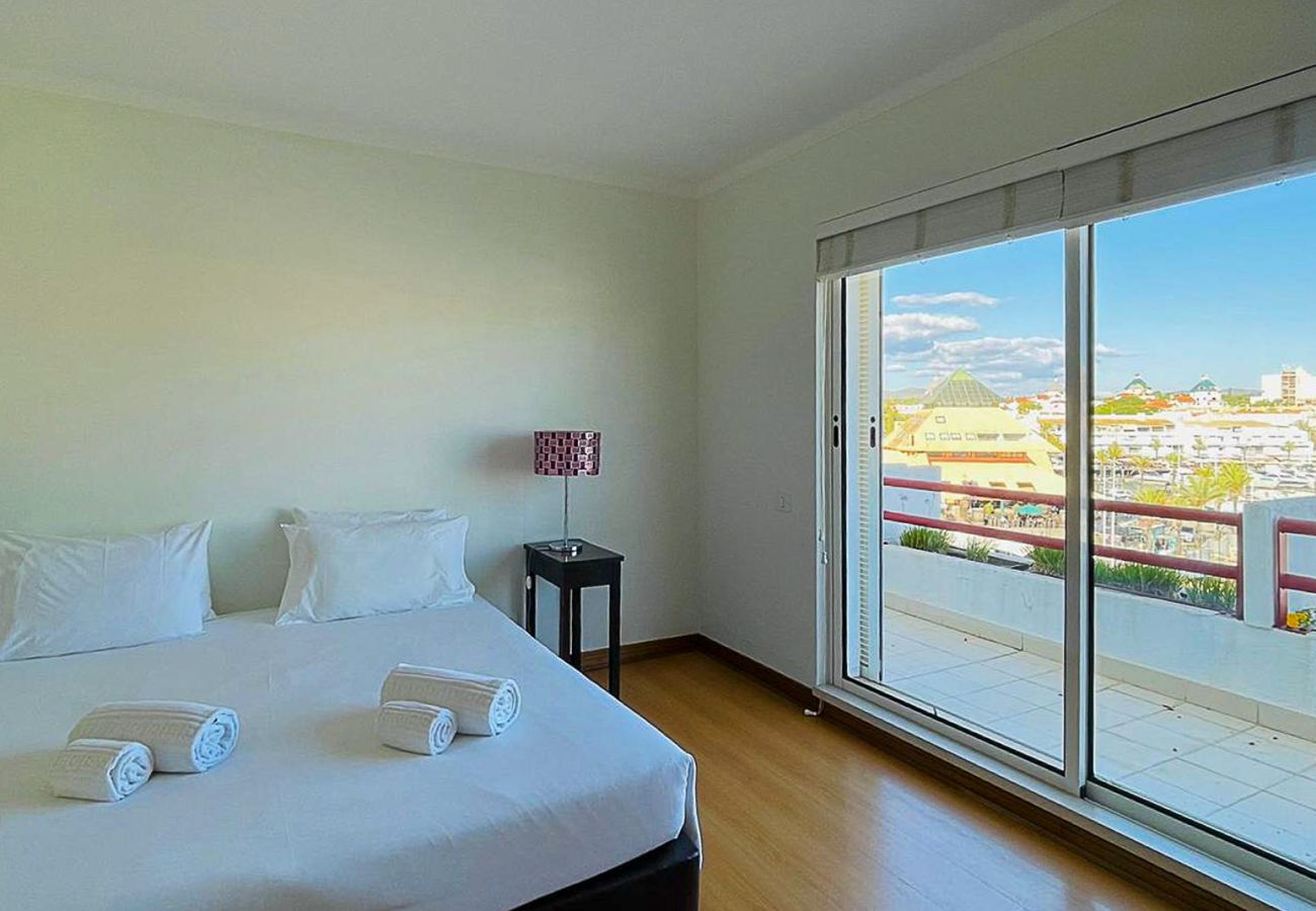 Apartamento em Vilamoura - Penthouse Triplex Marina | T2 HsRentals Vilamarina