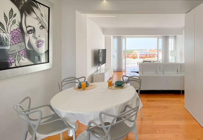 Apartment in Vilamoura - Penthouse Triplex com Jacuzzi |T3 HsR Vilamarina Apartment in Vilamoura - Penthouse Triplex com Jacuzzi |T3 HsR Vilamarina