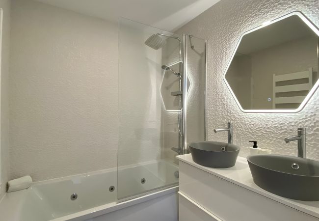 Apartment in Vilamoura - Penthouse Triplex com Jacuzzi |T3 HsR Vilamarina Apartment in Vilamoura - Penthouse Triplex com Jacuzzi |T3 HsR Vilamarina