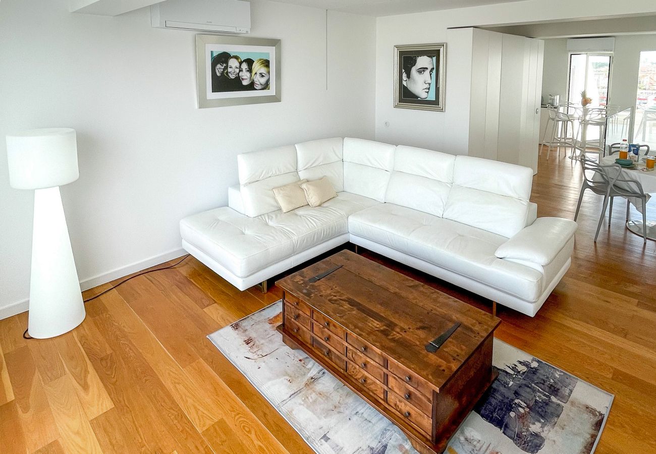 Apartment in Vilamoura - Penthouse Triplex com Jacuzzi |T3 HsRentals Vilama